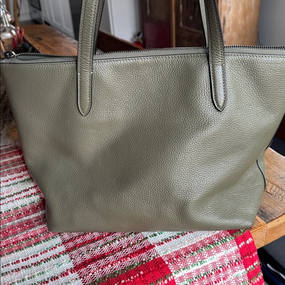COACH ARMY GREEN TOTE LIKE NEW - Picture 9 of 11